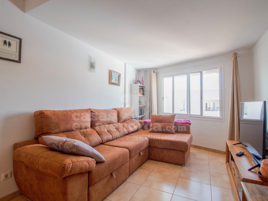 Living room of Flat for sale in Ciutadella de Menorca  with Air Conditioner, Private garden and Swimming Pool
