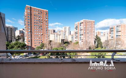 Exterior view of Attic for sale in  Madrid Capital  with Air Conditioner, Heating and Terrace