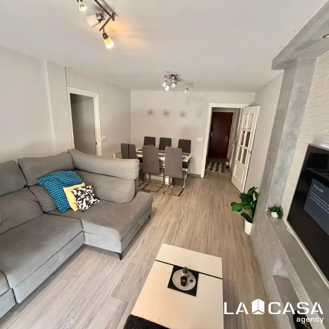 Living room of Flat for sale in Sevilla  with Heating and Terrace