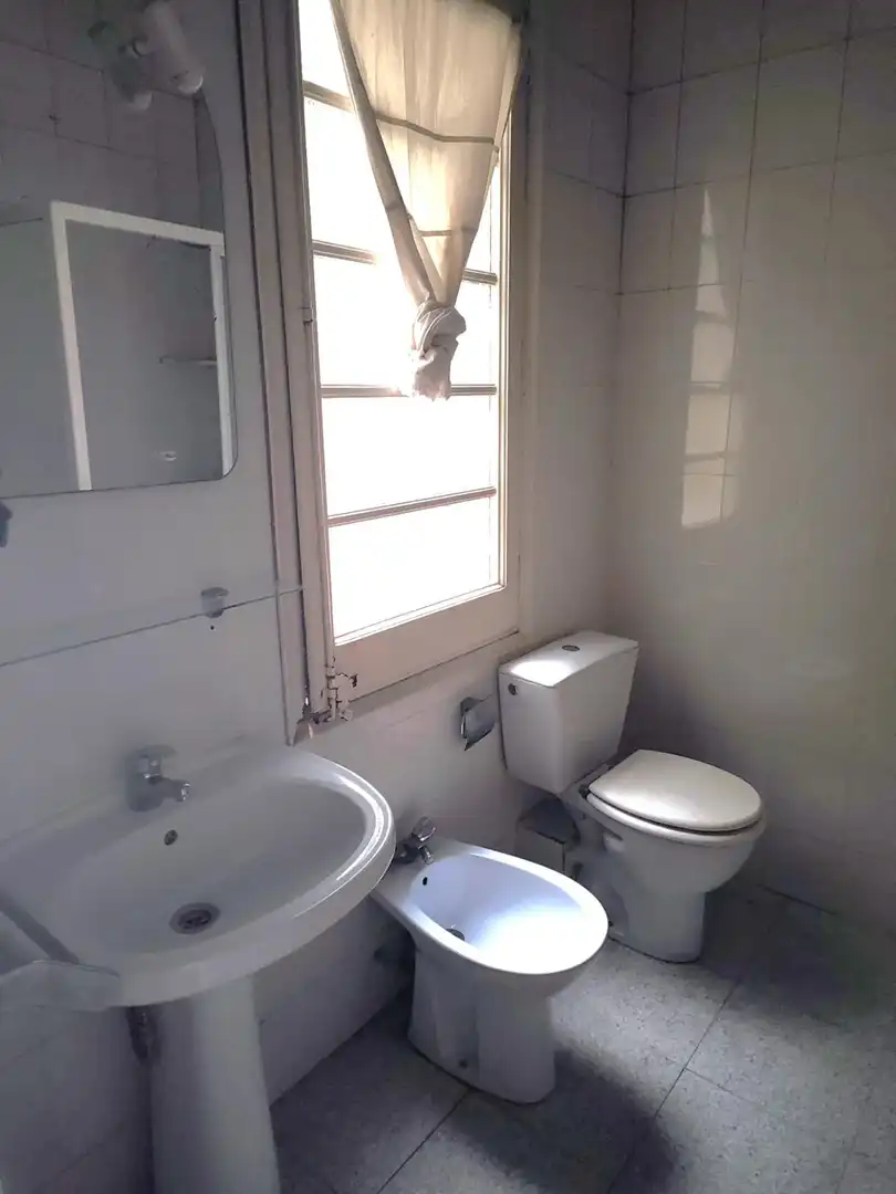 Bathroom of Flat for sale in Barcelona  with Heating