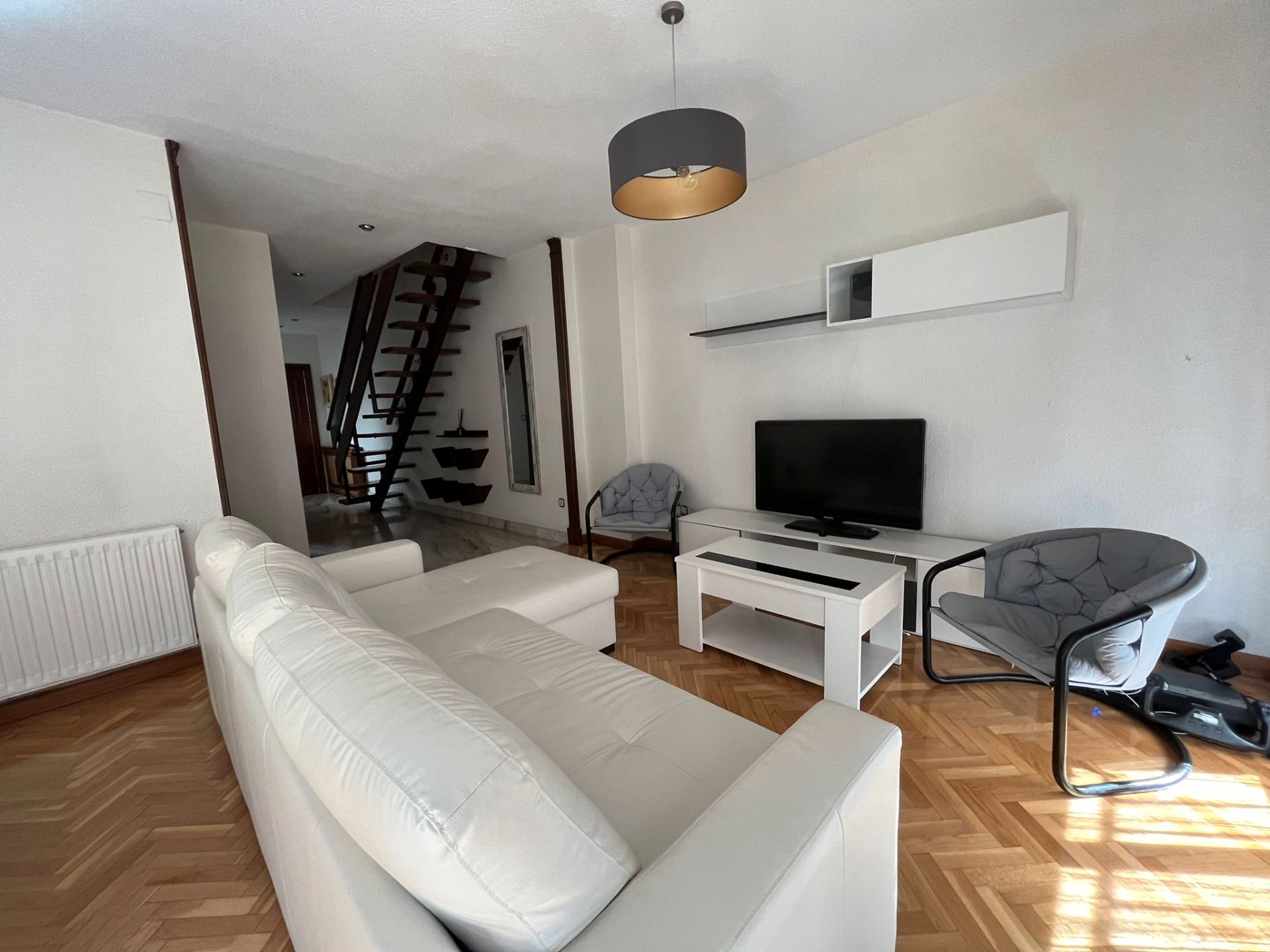 Living room of Duplex for sale in Salamanca Capital  with Heating, Parquet flooring and Furnished