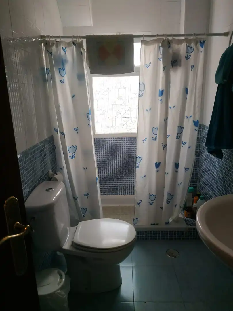 Badezimmer von Wohnung zur untervermieten in Granada mit Heizung und Möbliert