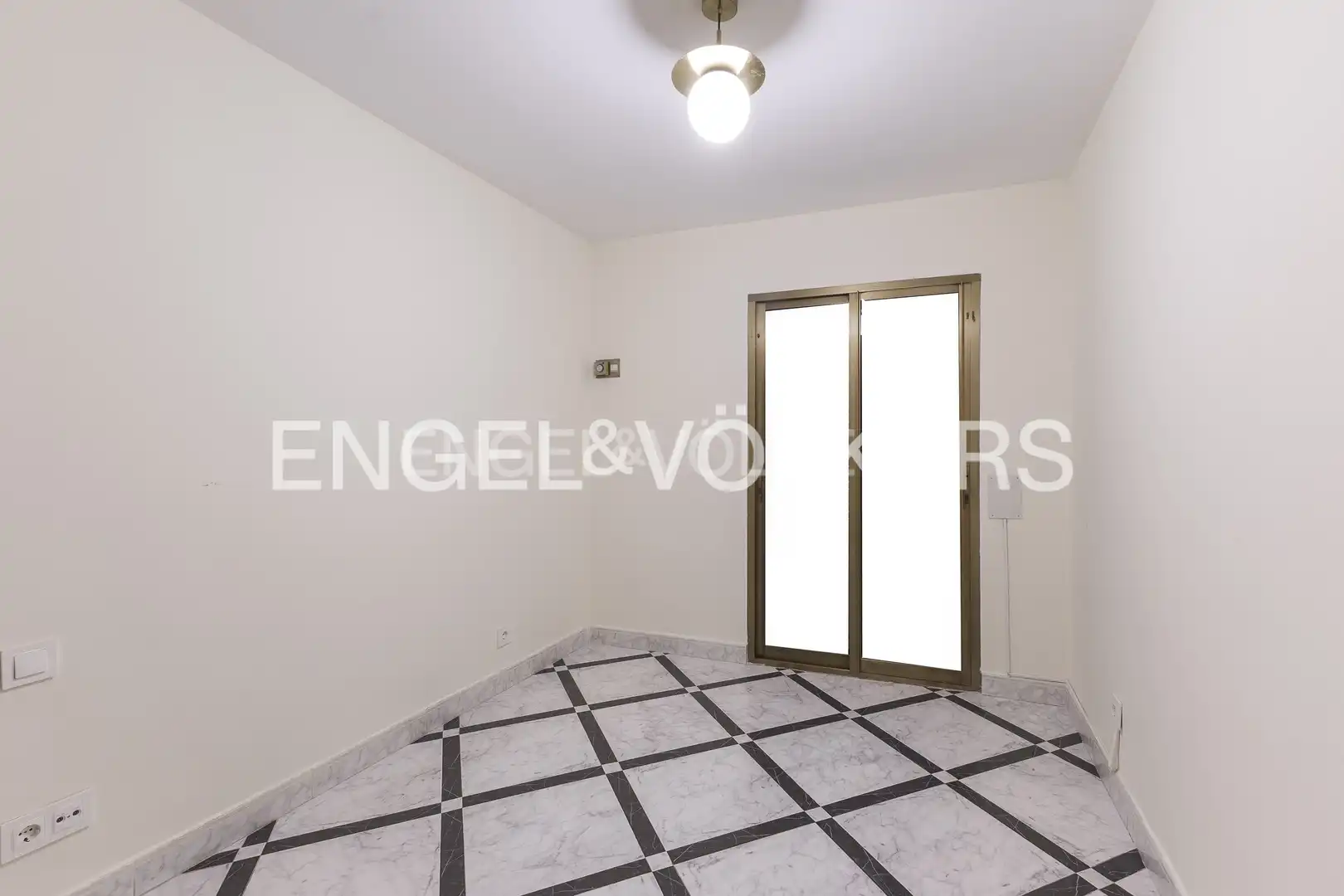 Flat for rent in Madrid  with Air Conditioner, Heating and Terrace