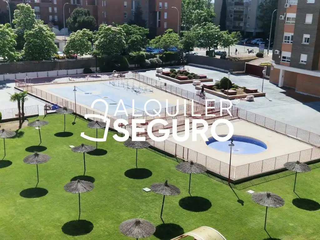 Piscina de Pis de lloguer en Móstoles amb Calefacció i Piscina