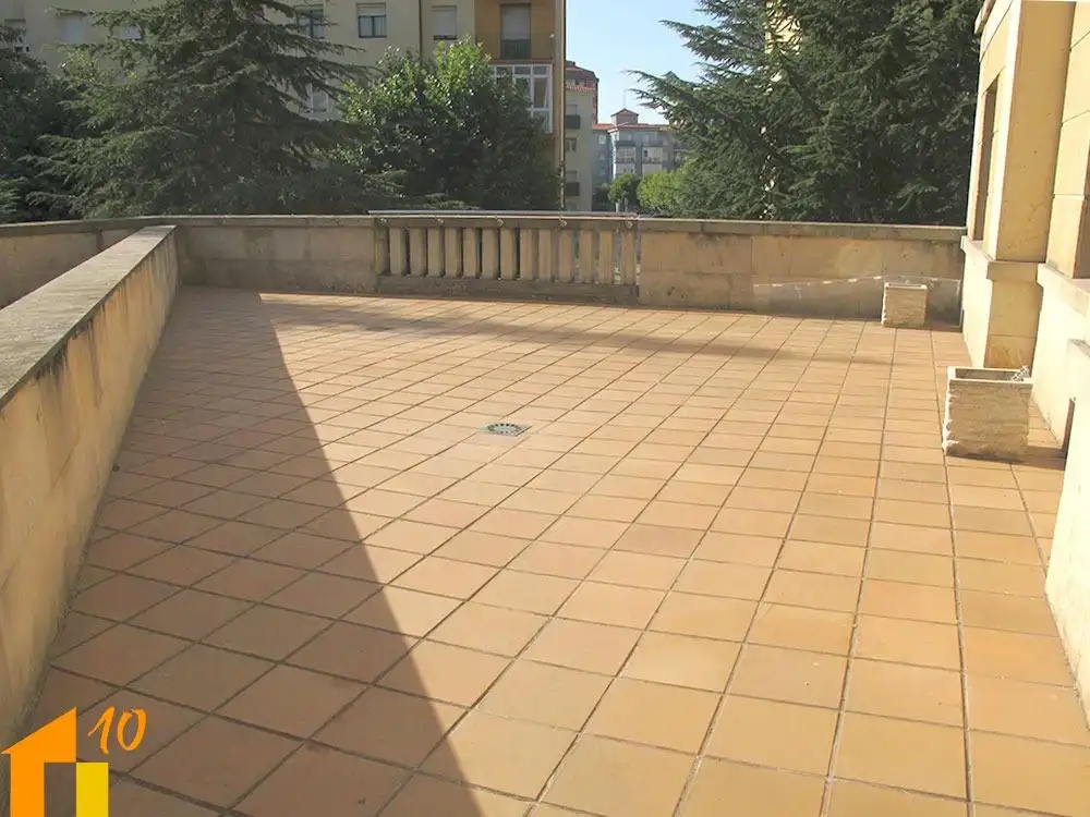 Terrassa de Pis en venda en Burgos amb Calefacció, Terrassa i Traster