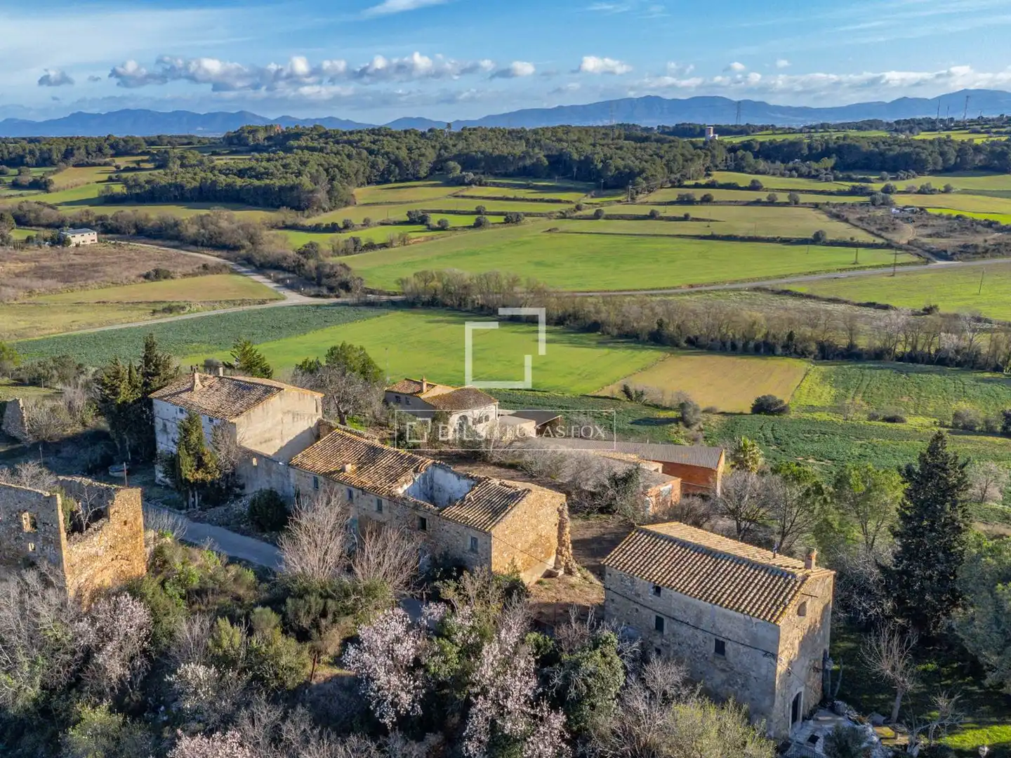 Casa rústica amb jardí en venda a Pontós, imagen 2
