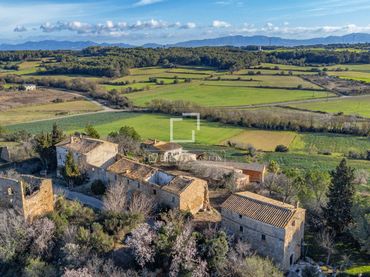 Maison rustique avec jardin à vendre à Pontós