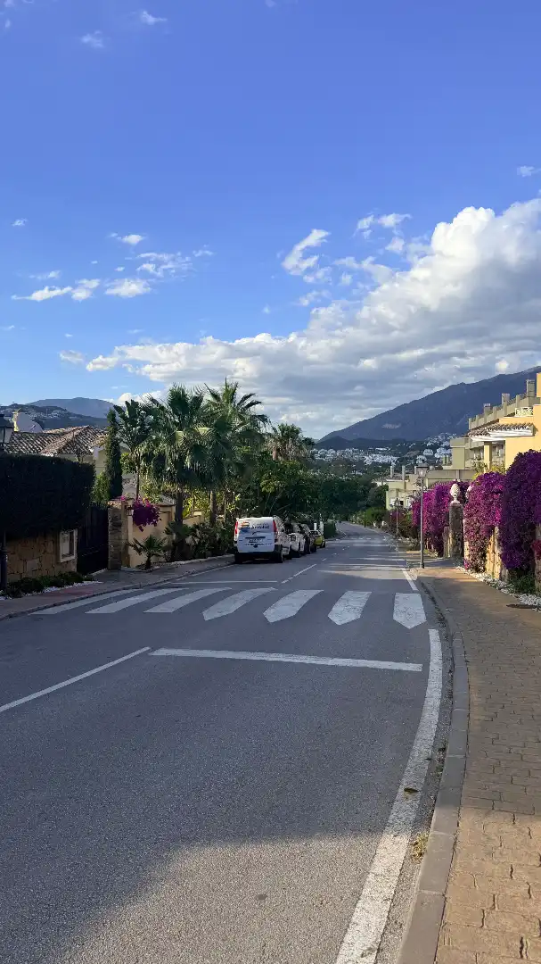 Außenansicht von Wohnung zum Verkauf in Marbella mit Klimaanlage, Terrasse und Abstellraum