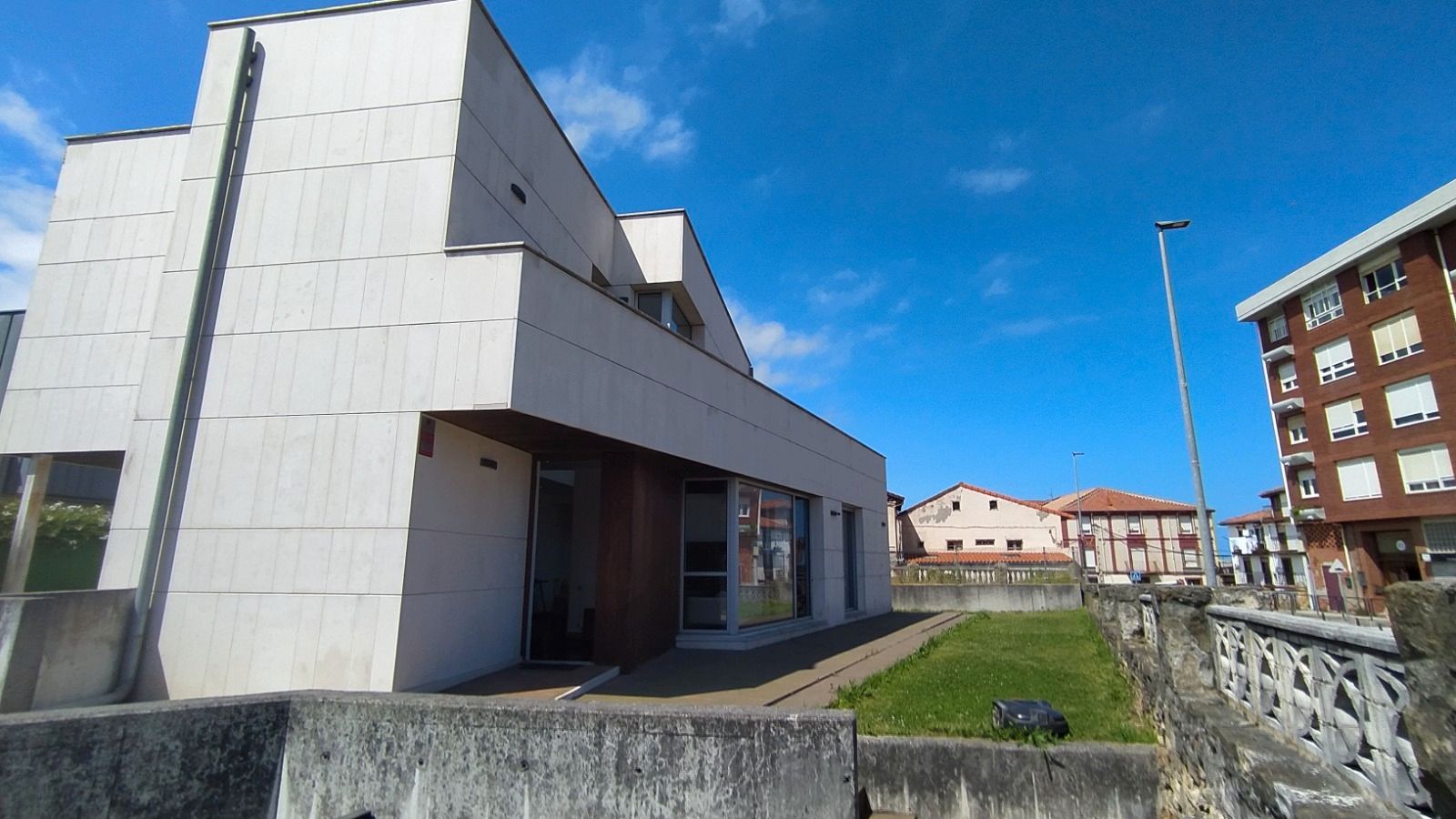 Exterior view of House or chalet for sale in Santander  with Heating, Private garden and Parquet flooring