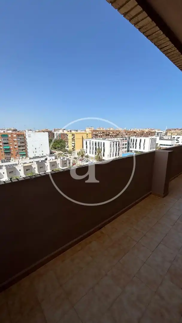 Vista exterior de Piso de alquiler en Valencia con Aire acondicionado, Calefacción y Terraza