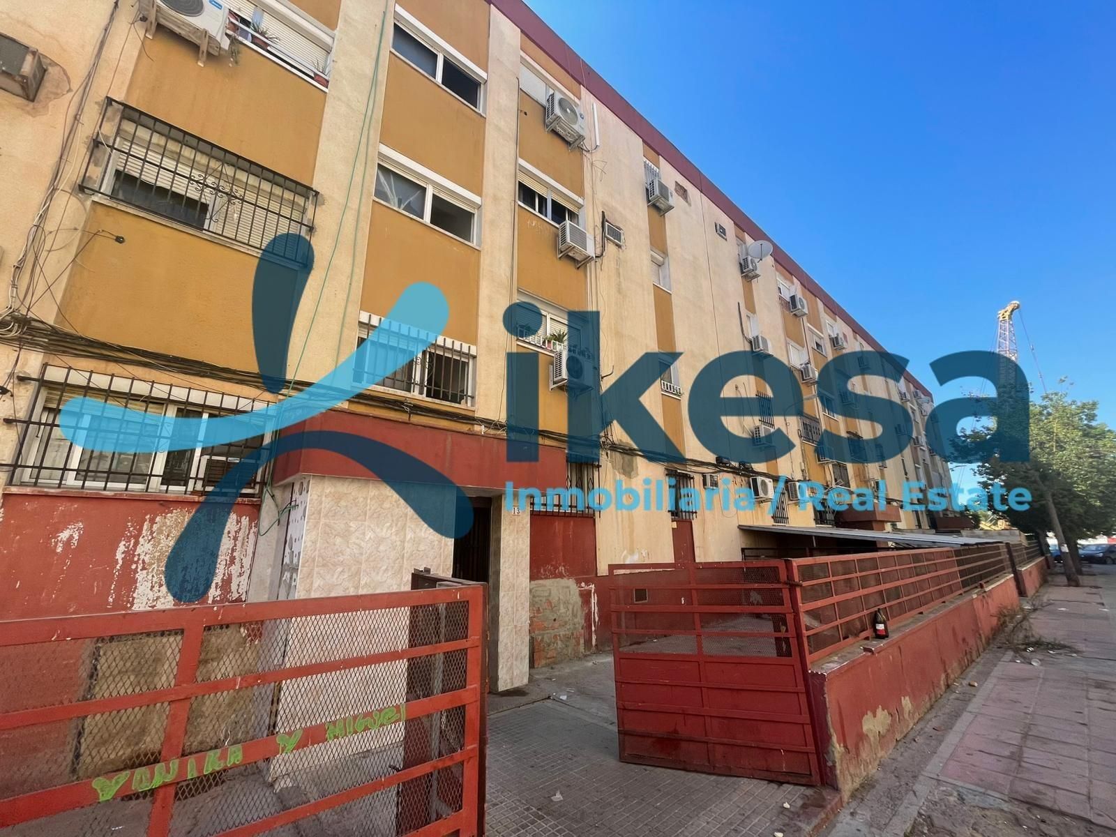 Vista exterior de Apartamento en venta en  Sevilla Capital