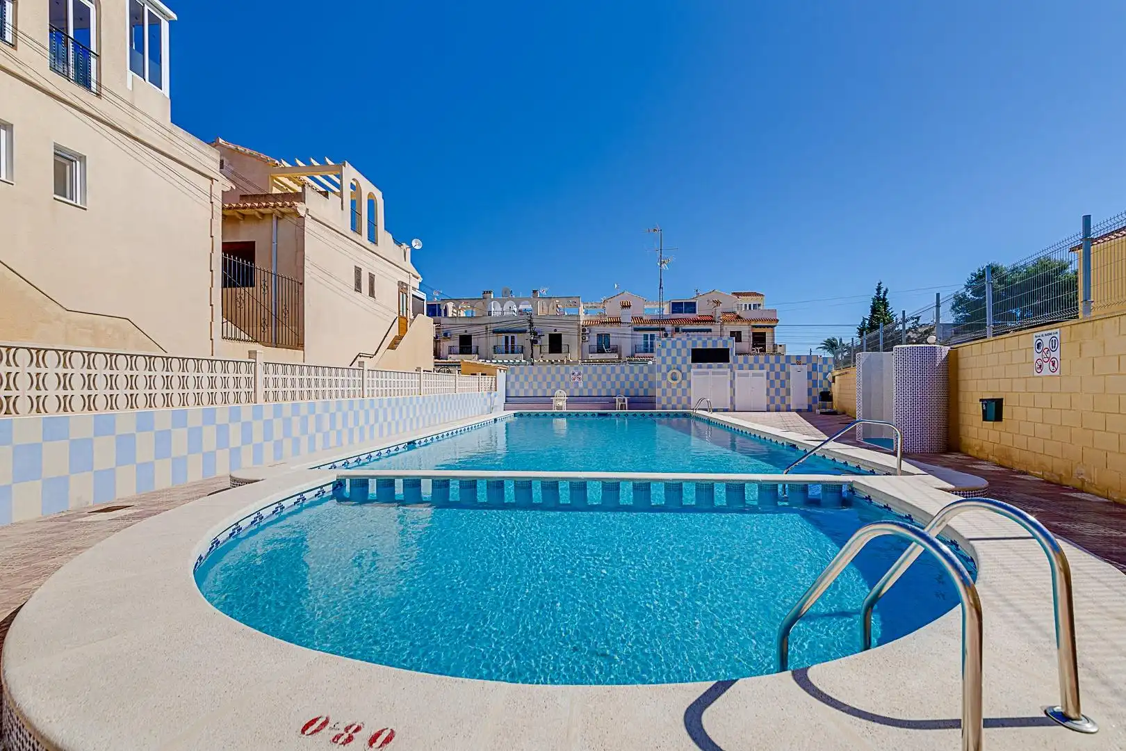 Ático con terraza en venta en Zona Carrefour - Urbanizaciones, imagen 2