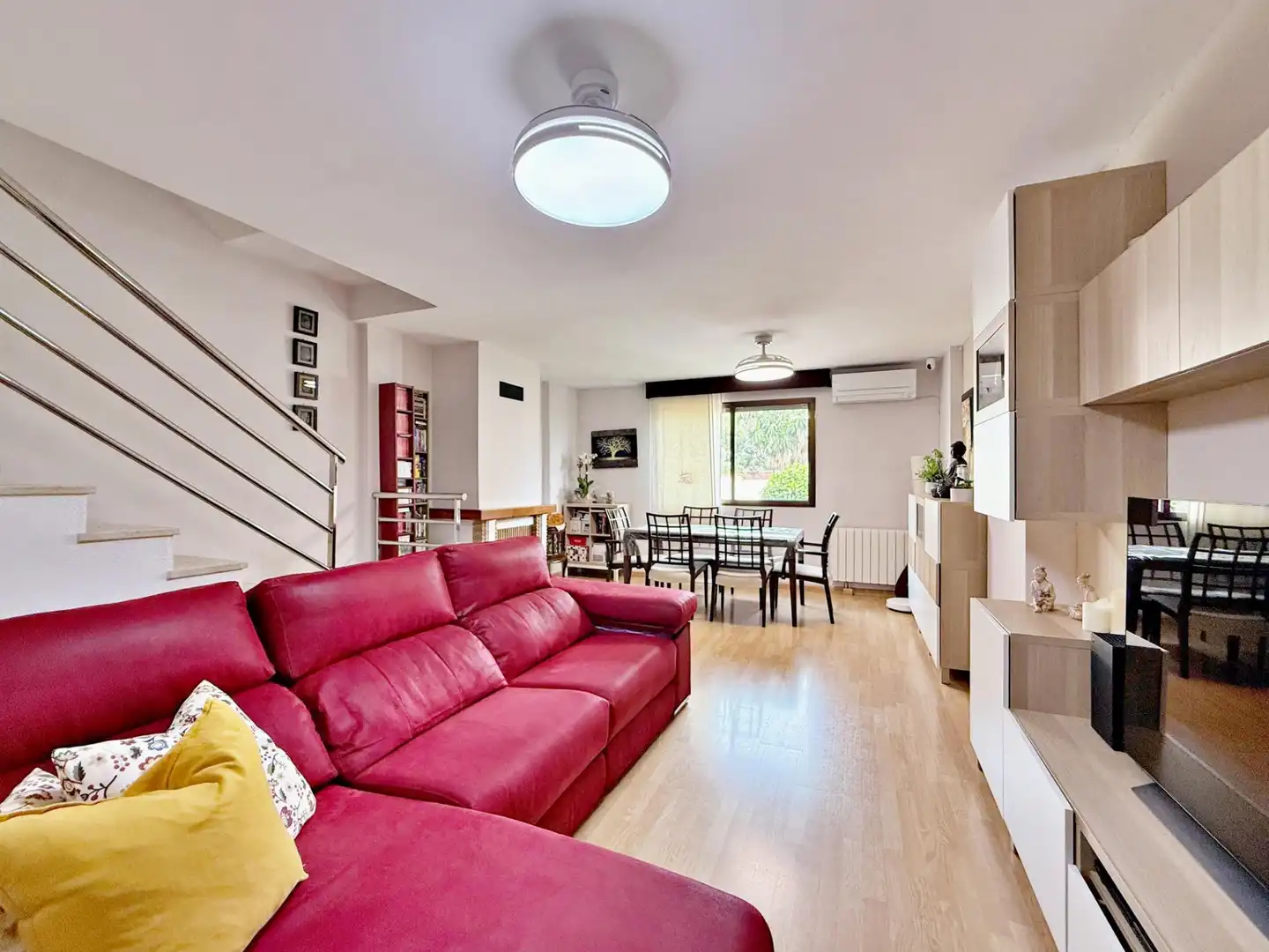 Sala de estar de Casa adosada en venta en Paterna con Aire acondicionado, Jardín privado y Trastero