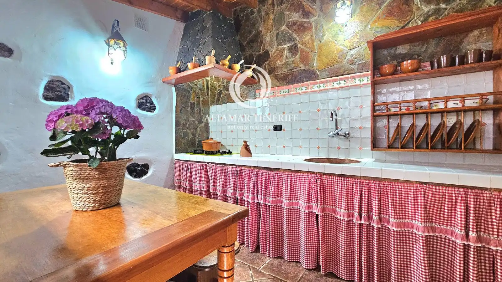 Cocina de Casa adosada en venta en Santiago del Teide con Terraza, Trastero y Amueblado