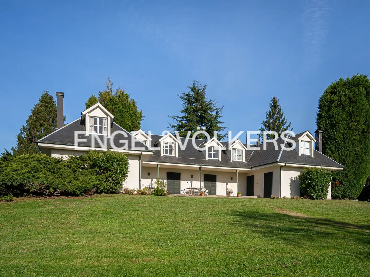 Casa con jardín en venta en Llanera