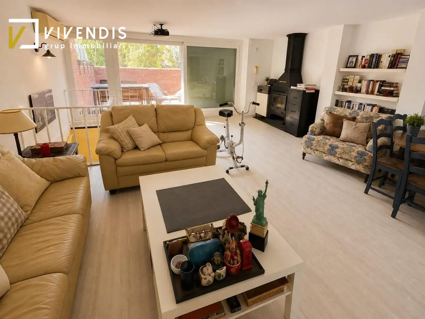 Sala d'estar de Casa o xalet en venda en Lleida amb Aire condicionat, Calefacció i Jardí privat