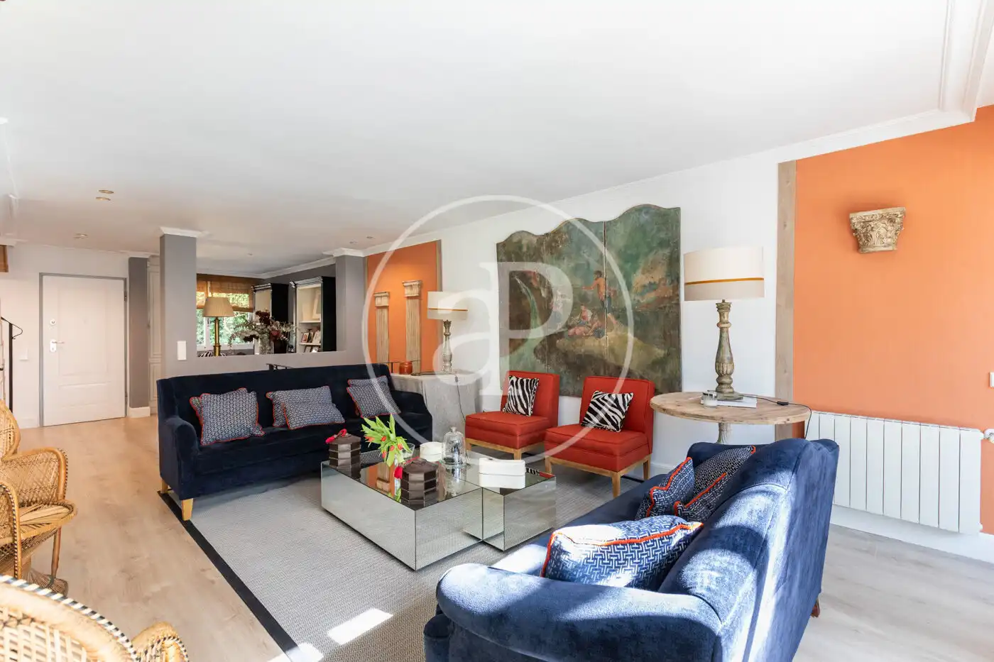 Sala de estar de Casa adosada en venta en La Moraleja con Aire acondicionado, Calefacción y Jardín privado