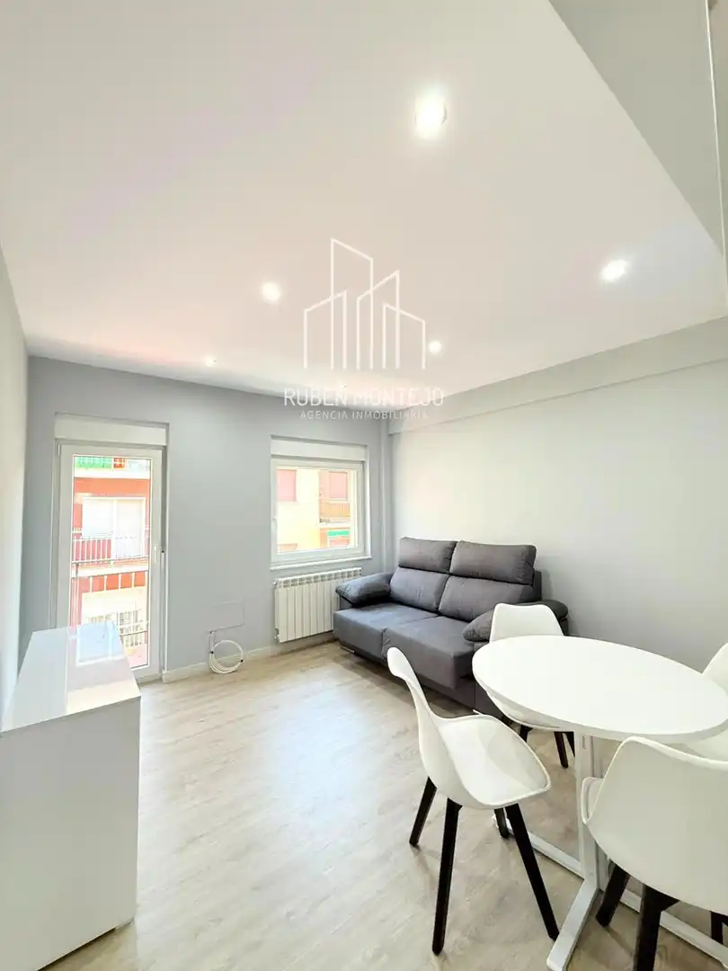 Sala de estar de Piso de alquiler en Salamanca con Calefacción, Terraza y Amueblado