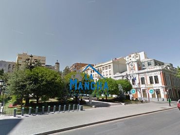Piso con ascensor en venta en Plaza ALTOZANO