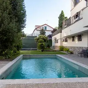 Piscina de Piso en venta en Madrid con Aire acondicionado, Calefacción y Jardín privado