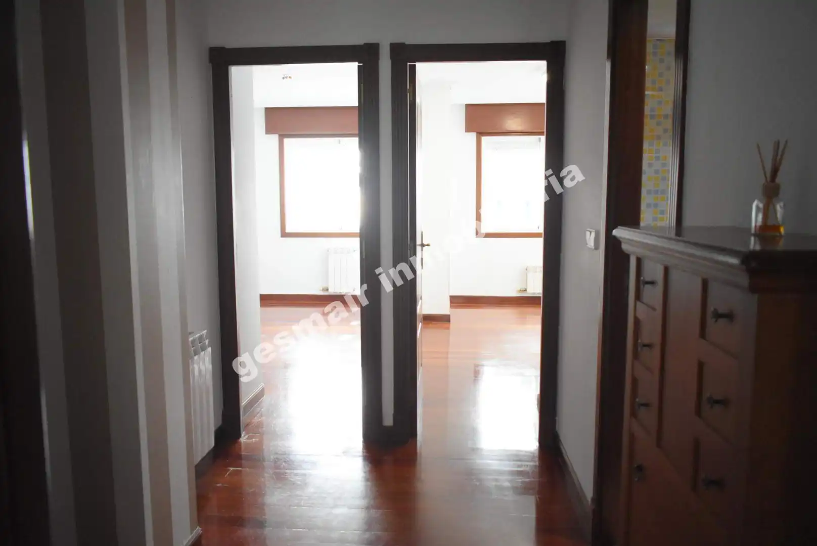 Piso de alquiler en Pontevedra Capital  con Calefacción, Parquet y Trastero