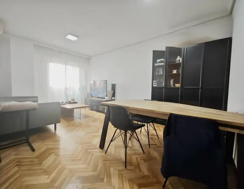 Sala de estar de Piso de alquiler en  Madrid Capital con Aire acondicionado, Calefacción y Jardín privado
