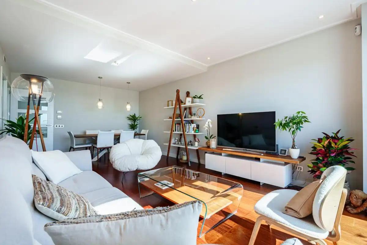 Sala de estar de Piso en venta en Pozuelo de Alarcón con Aire acondicionado, Calefacción y Jardín privado