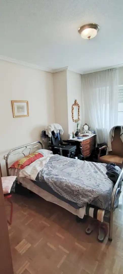 Dormitori de Pis en venda en Salamanca amb Calefacció, Parquet i Terrassa
