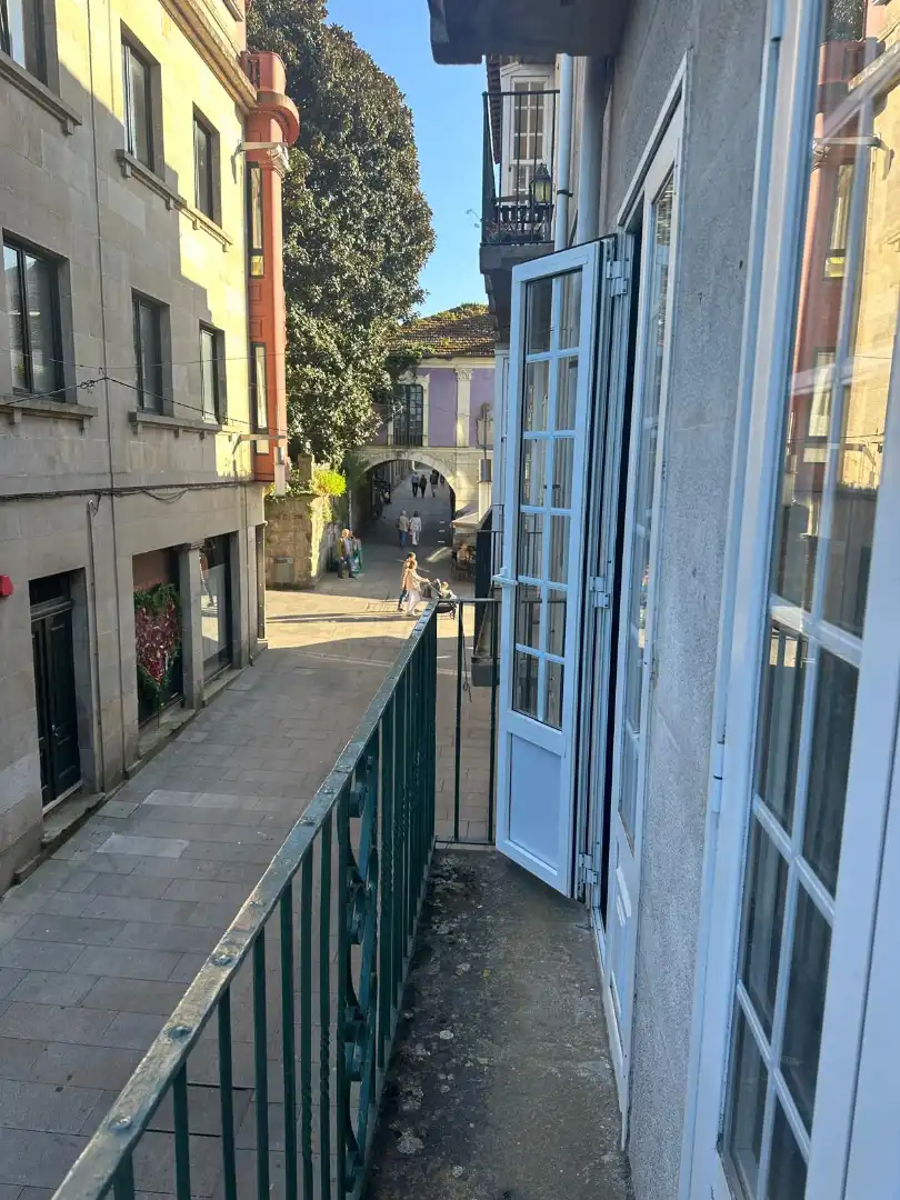 Außenansicht von Wohnung zur Miete in Pontevedra Capital  mit Heizung, Möbliert und Balkon