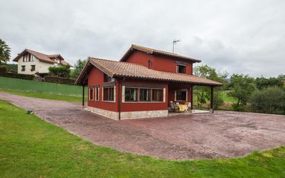 Vista exterior de Casa o xalet en venda en Piloña amb Terrassa