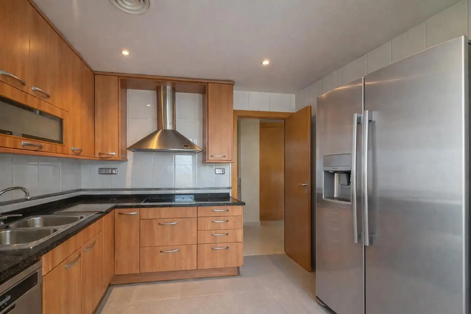 Küche von Wohnung zum Verkauf in Sant Pere de Ribes mit Klimaanlage, Heizung und Terrasse