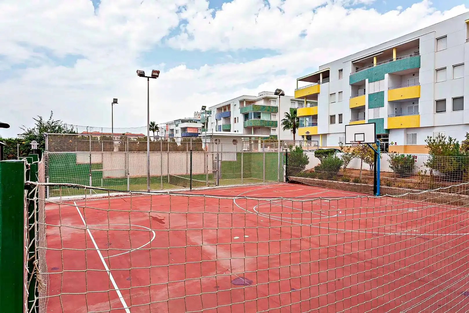 Vista exterior de Àtic en venda en El Ejido amb Terrassa i Piscina comunitària