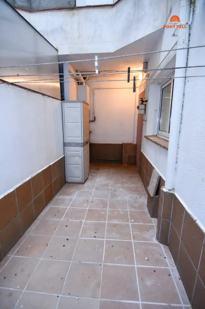 Piso en venta en La Bisbal d'Empordà con Calefacción, Terraza y Balcón