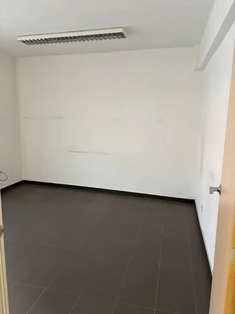 Büro zur Miete in Mollerussa mit Klimaanlage, Heizung und Alarm
