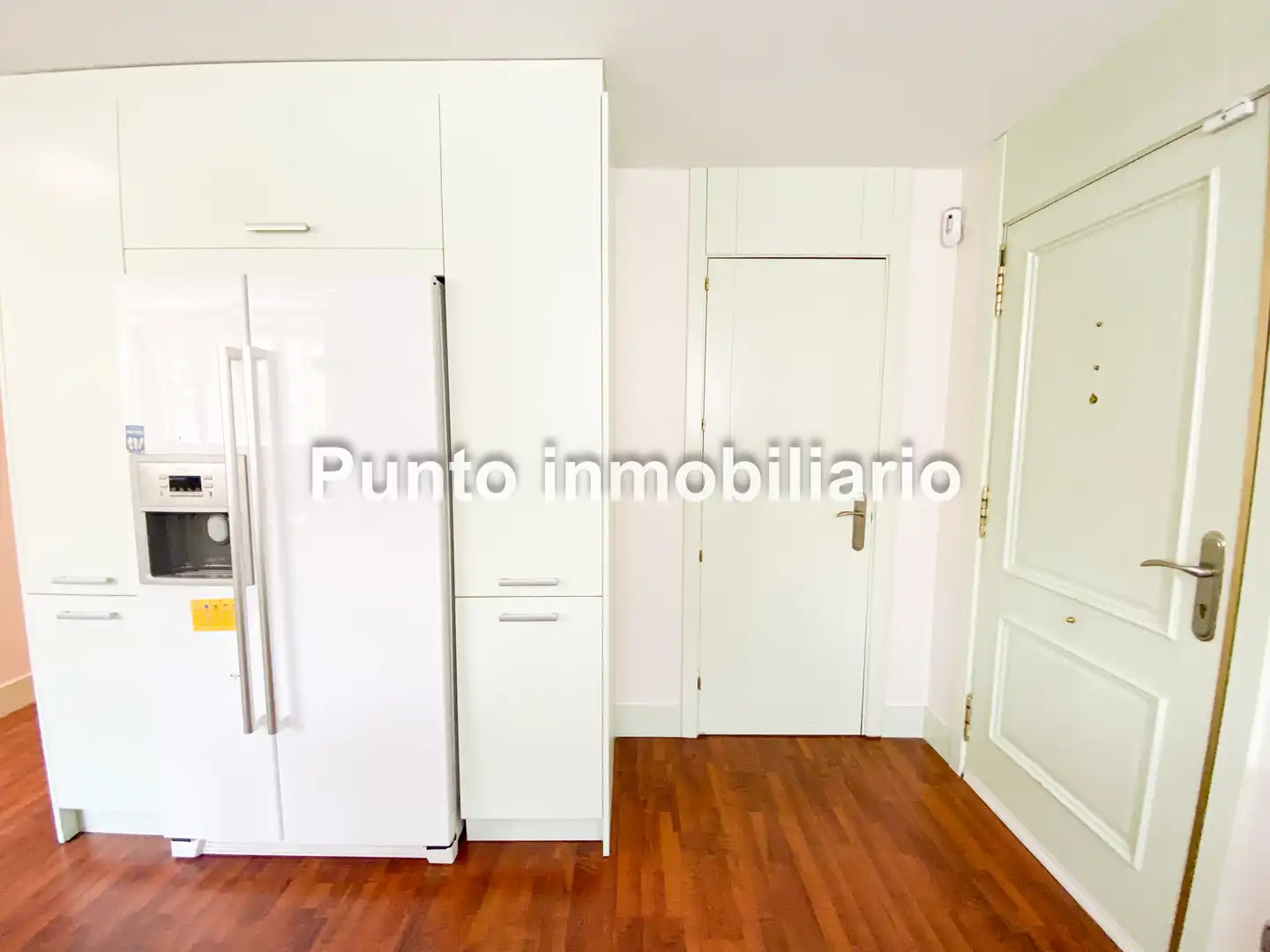 Cocina de Casa adosada de alquiler en Valladolid con Aire acondicionado, Calefacción y Jardín privado