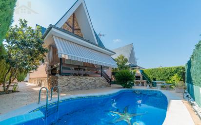 Swimming pool of House or chalet for sale in Arroyomolinos (Madrid)  with Air Conditioner, Terrace and Swimming Pool