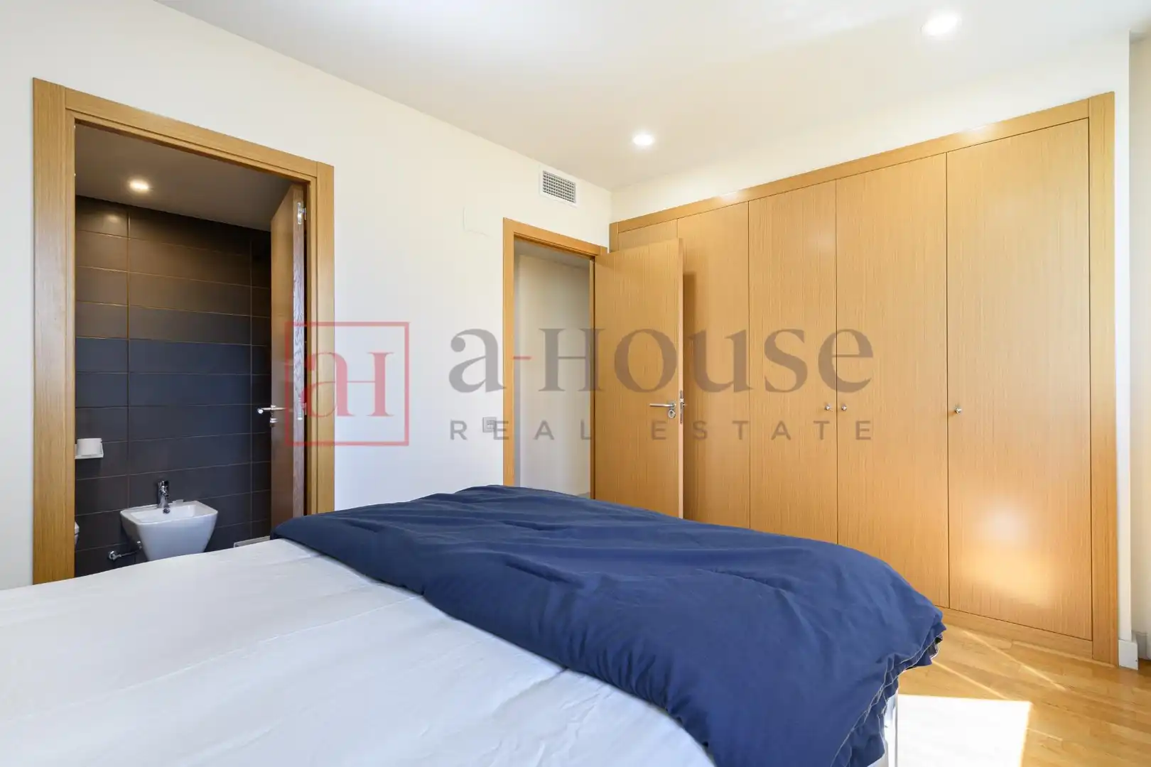 Bedroom of Flat for sale in Barcelona  with Heating, Parquet flooring and Terrace