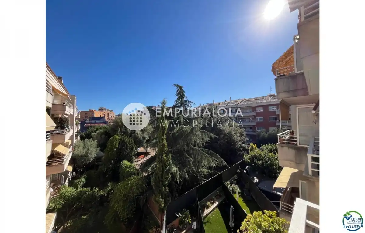 Exterior view of Apartments for sale in Figueres