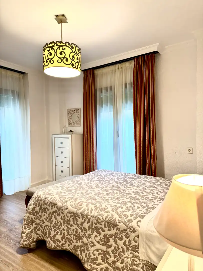 Dormitori de Casa o xalet per a compartir en Granada amb Aire condicionat, Calefacció i Parquet