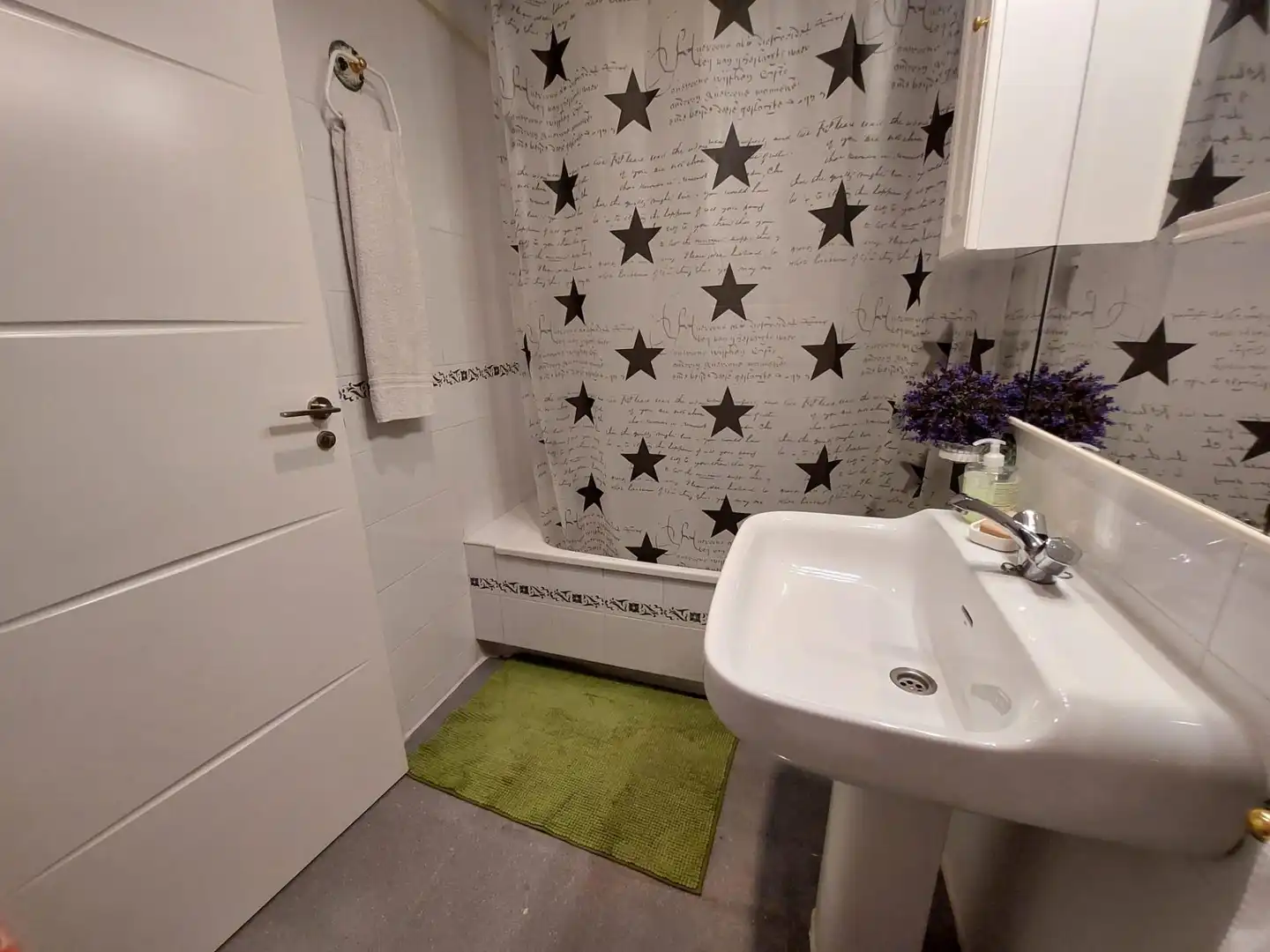 Bathroom of Flat for rent in Alicante / Alacant  with Air Conditioner and Furnished