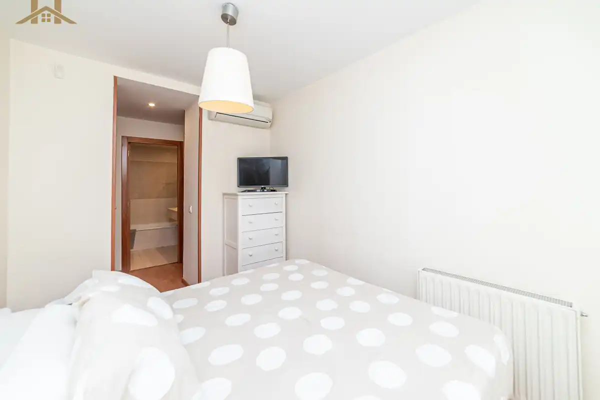 Habitación de Planta baja en venta en Arroyomolinos (Madrid) con Aire acondicionado, Calefacción y Jardín privado