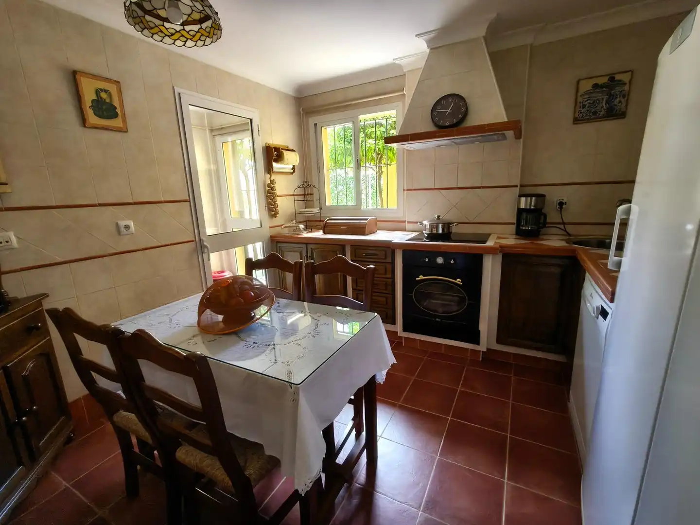 Cuina de Casa adosada en venda en Puerto Real amb Aire condicionat, Calefacció i Jardí privat