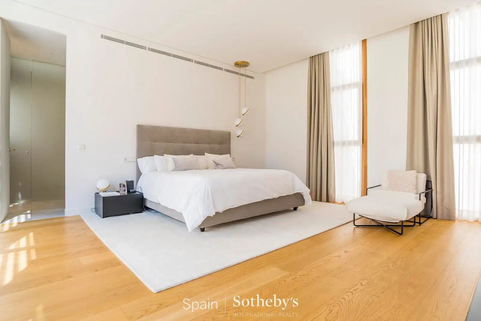 Habitación de Ático en venta en Madrid con Aire acondicionado, Calefacción y Jardín privado