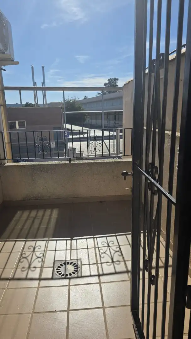 Terrasse von Einfamilien-Reihenhaus zum Verkauf in San Javier mit Klimaanlage, Heizung und Privatgarten