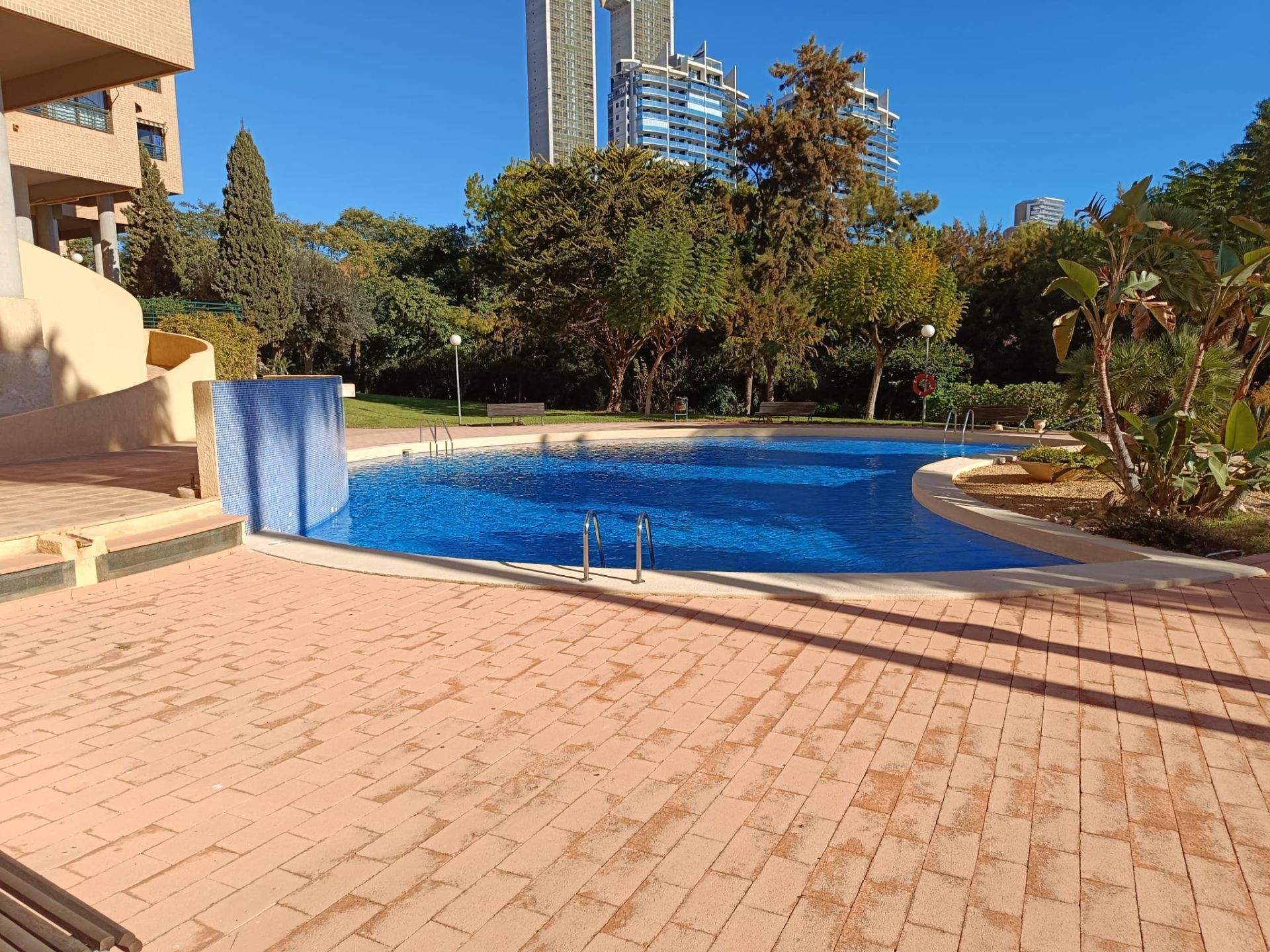 Piscina de Apartament en venda en Benidorm amb Aire condicionat i Piscina comunitària