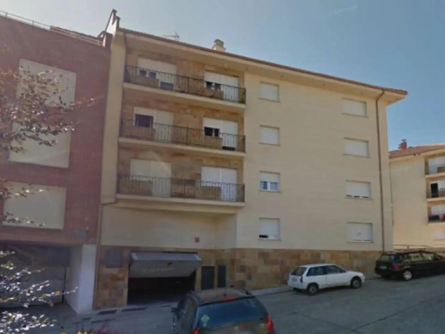 Außenansicht von Garage zum Verkauf in Valencia de Don Juan