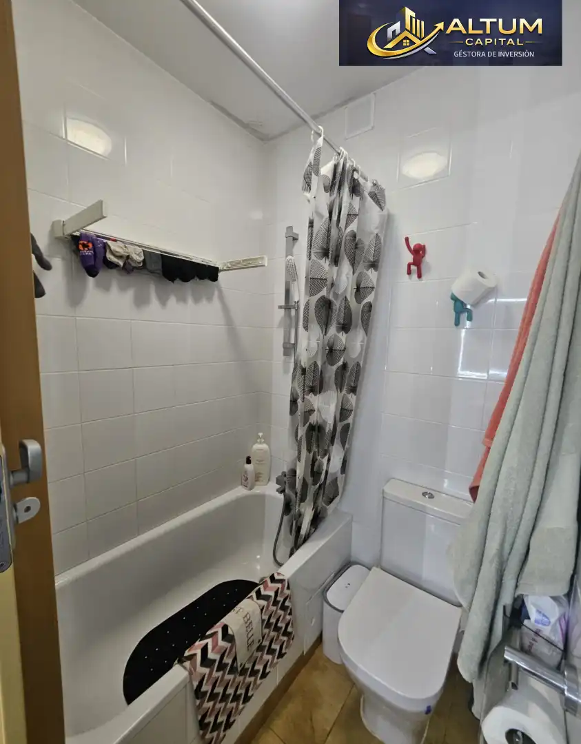 Badezimmer von Wohnung zum Verkauf in Arona mit Möbliert, Ofen und Waschmaschine