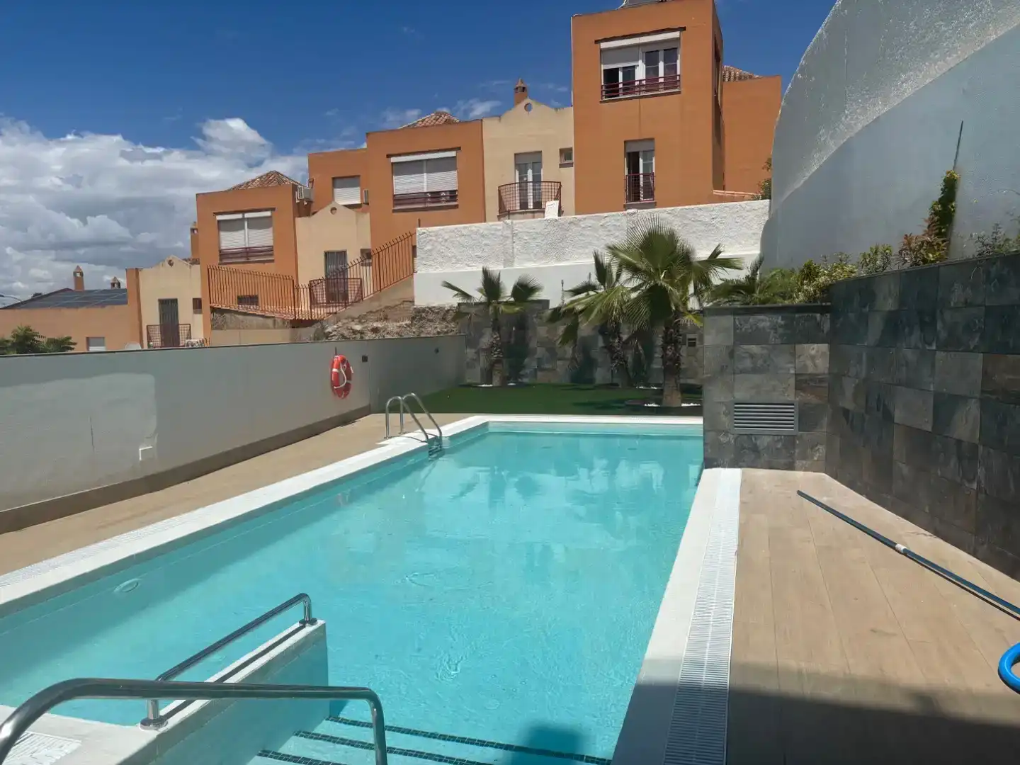 Schwimmbecken von Wohnung zur Miete in  Granada Capital mit Schwimmbad und Balkon