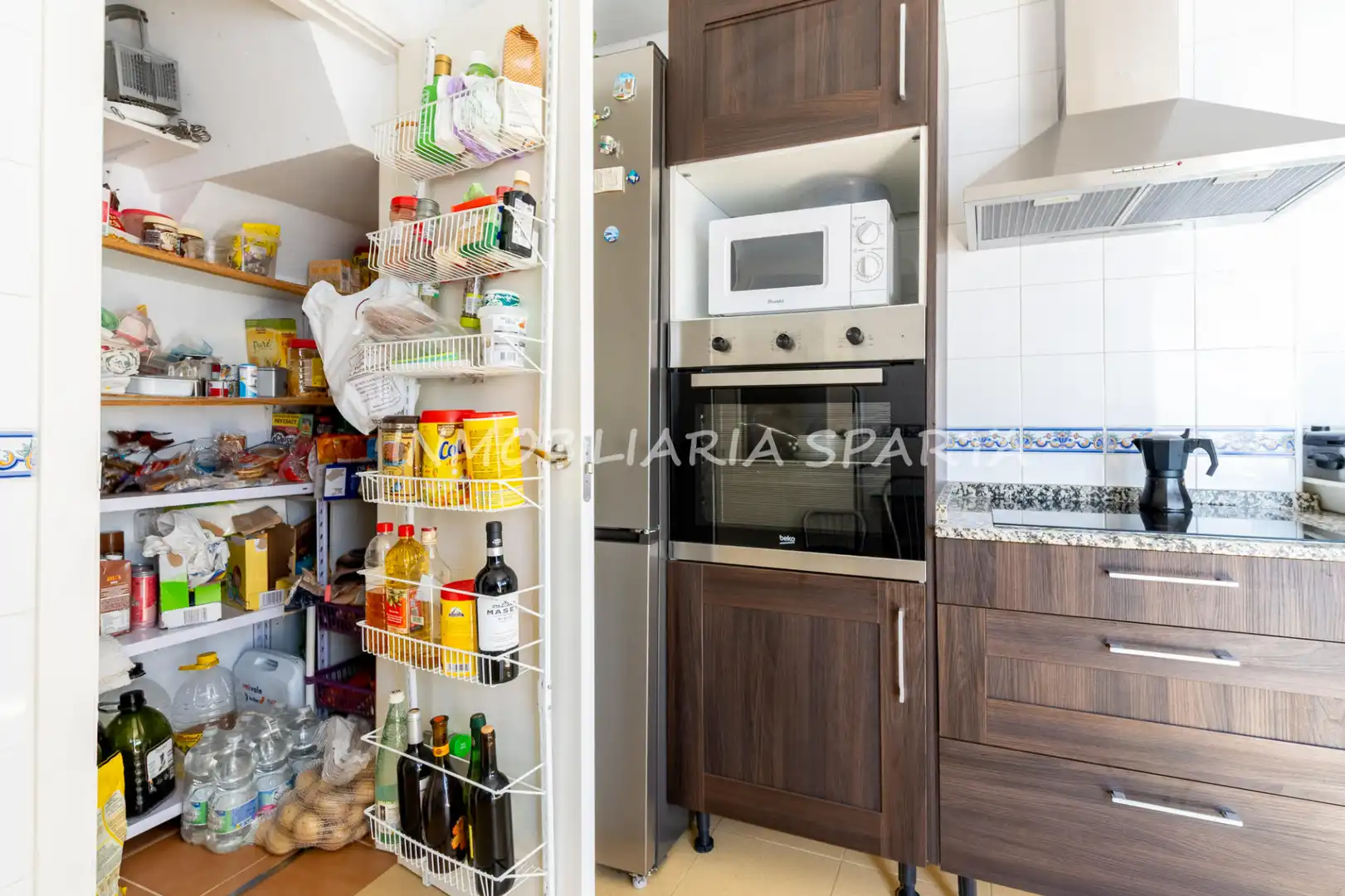 Kitchen of Detached homes for sale in Benacazón  with Air Conditioner, Heating and Oven