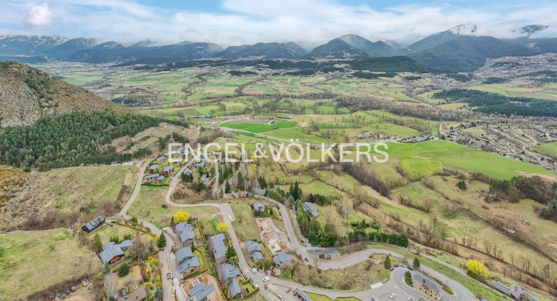 Houses for sale in Prullans  with Air Conditioner, Heating and Private garden